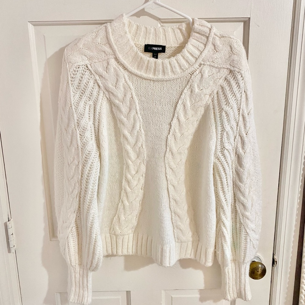 EXPRESS Cream Chunky Cable Knit Sweater - Small